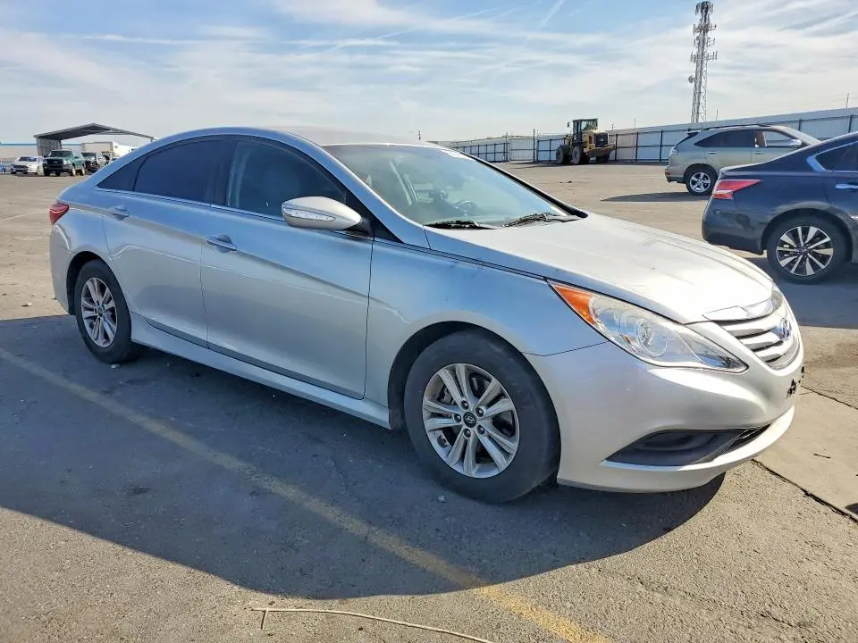 2014 HYUNDAI SONATA GLS  