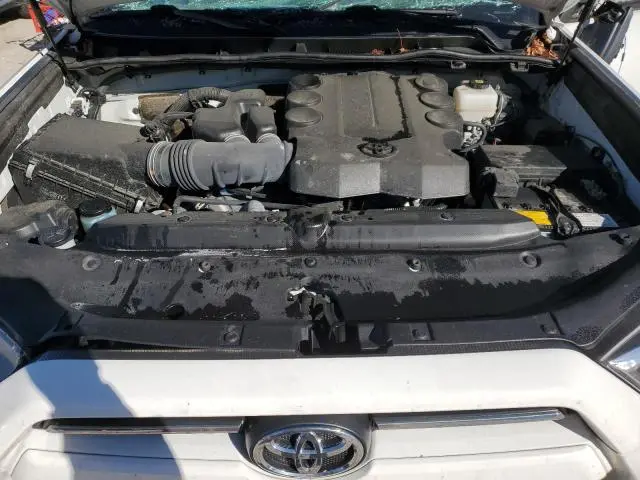 2023 TOYOTA 4RUNNER SE  