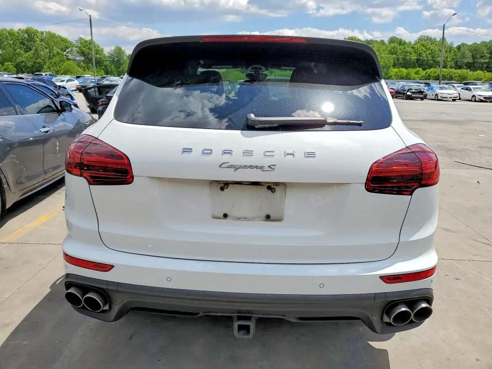2018 PORSCHE CAYENNE S  