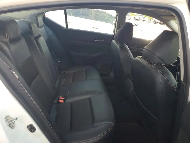 2022 NISSAN ALTIMA SR  