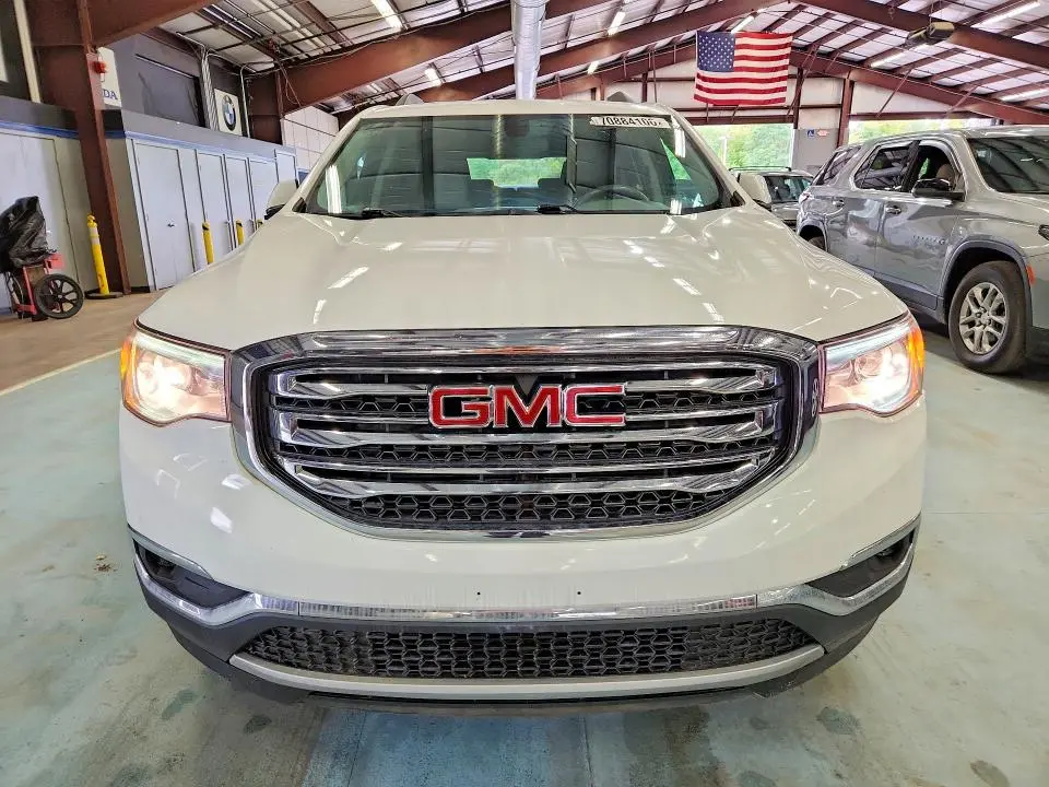 2017 GMC ACADIA SLE  
