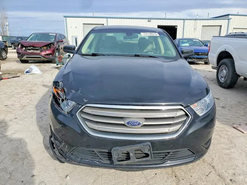 2019 FORD TAURUS SE  