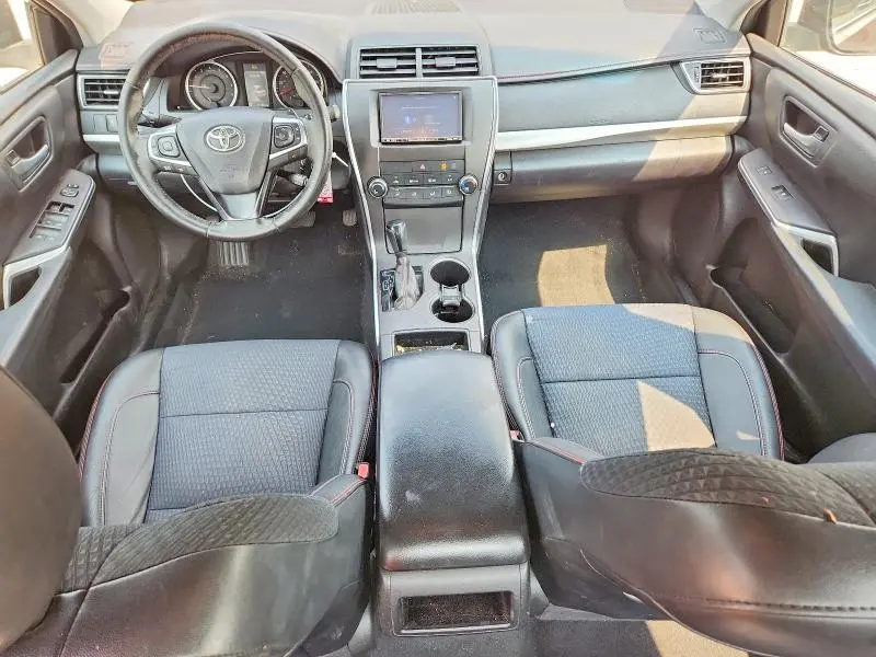 2015 TOYOTA CAMRY SE  