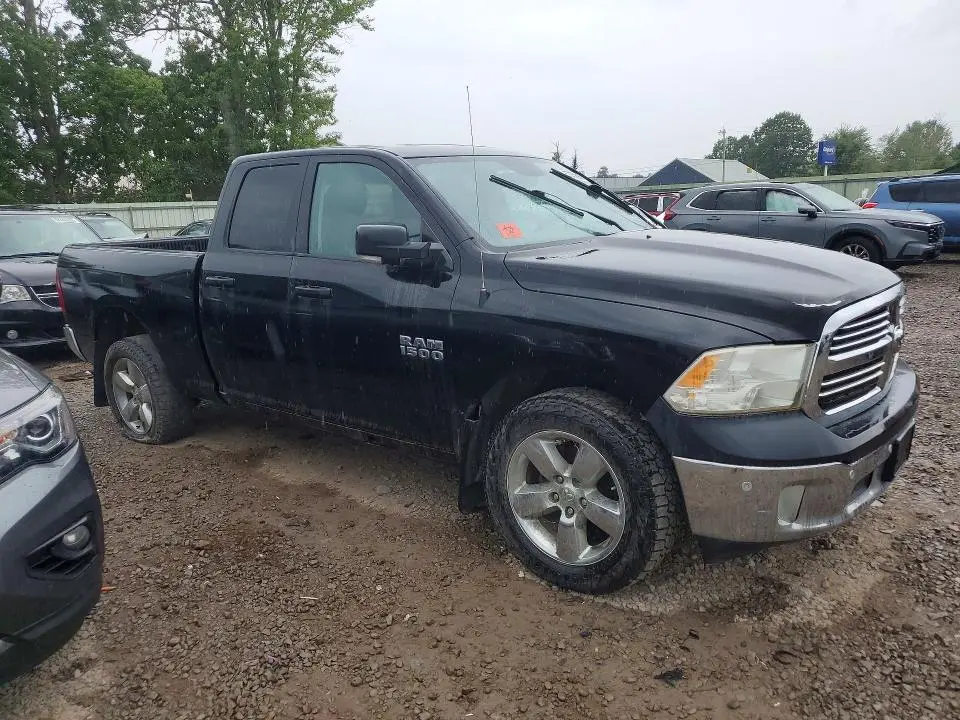 2016 RAM 1500 SLT  
