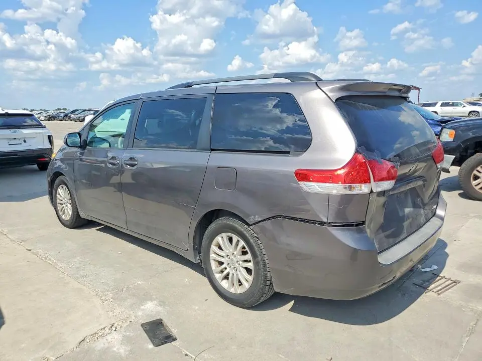 2012 TOYOTA SIENNA XLE 8-PASSENGER  