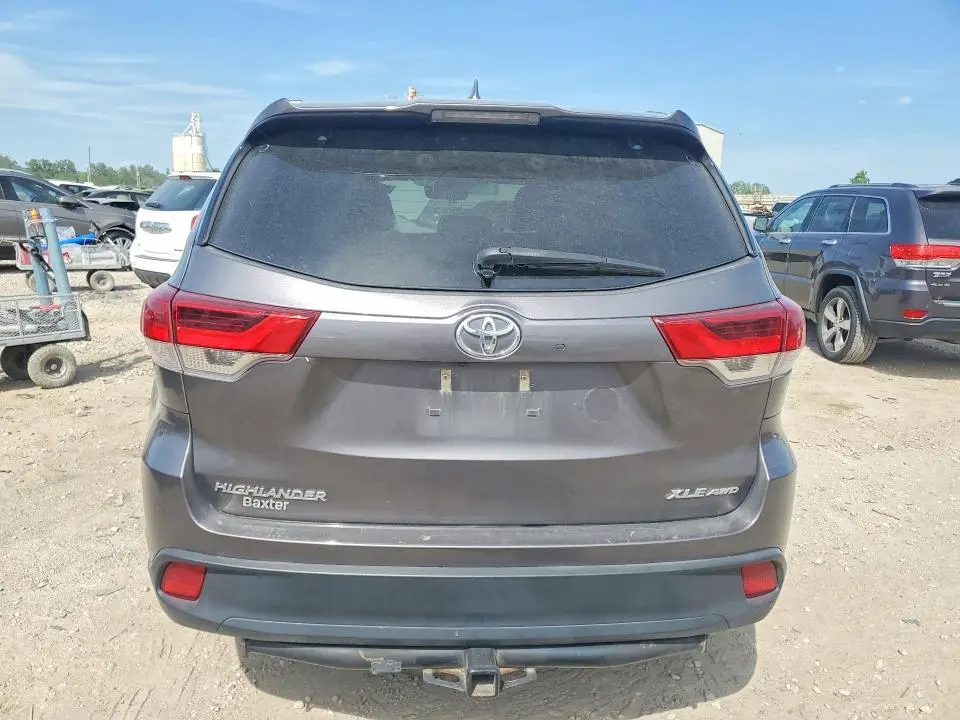 2018 TOYOTA HIGHLANDER XLE  