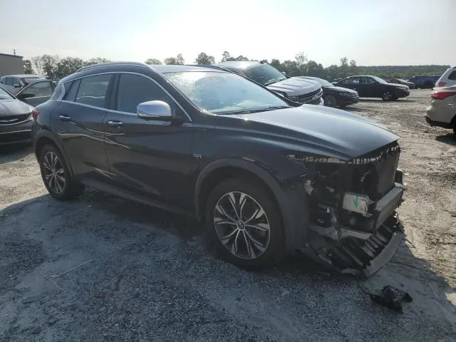 2017 INFINITI QX30 BASE  
