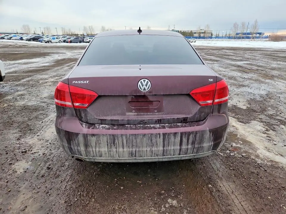 2013 VOLKSWAGEN PASSAT SE  
