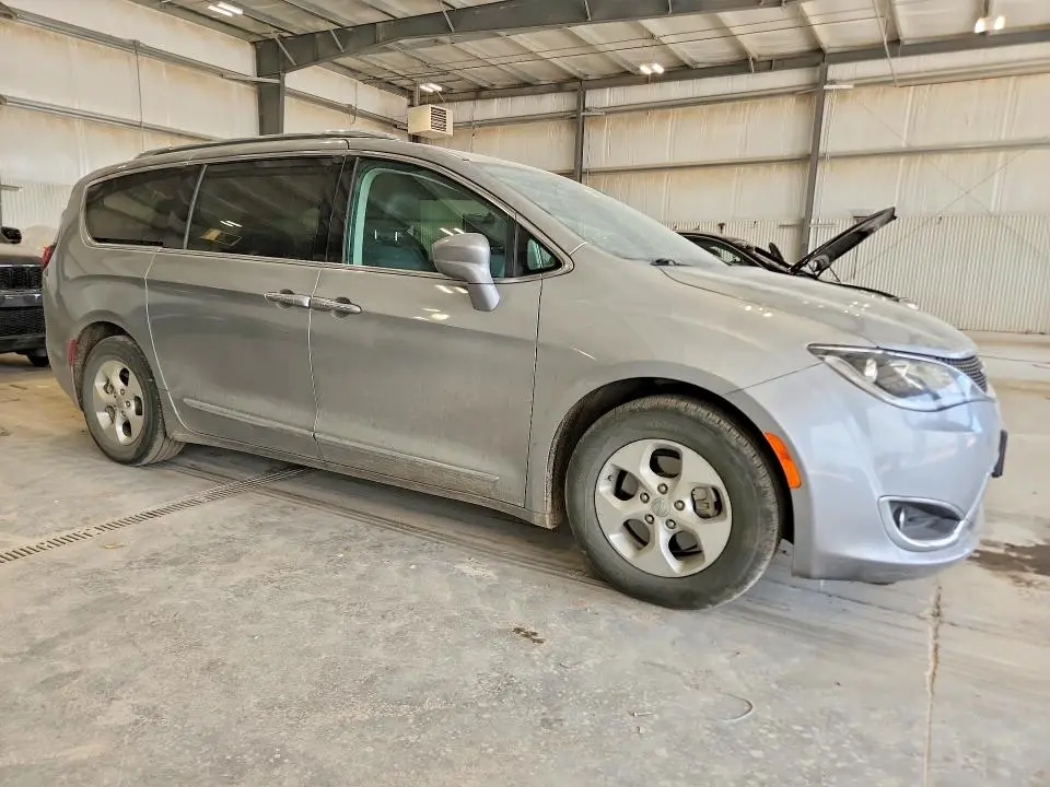 2017 CHRYSLER PACIFICA TOURING L PLUS  