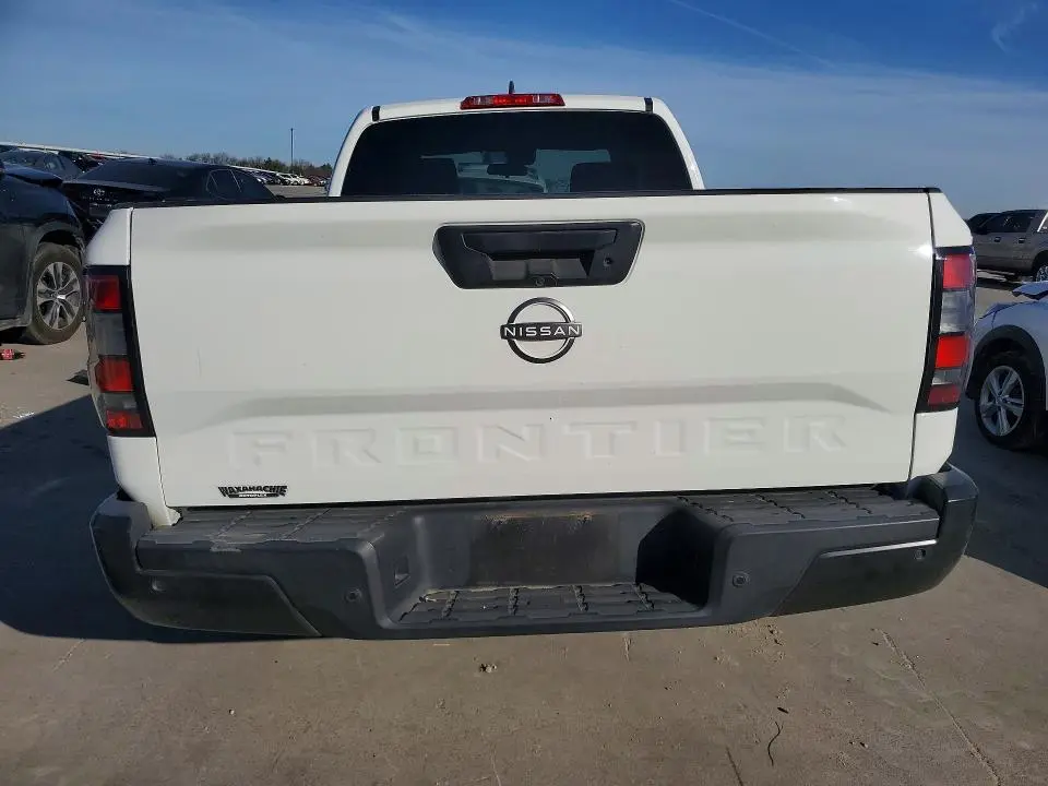 2022 NISSAN FRONTIER S  