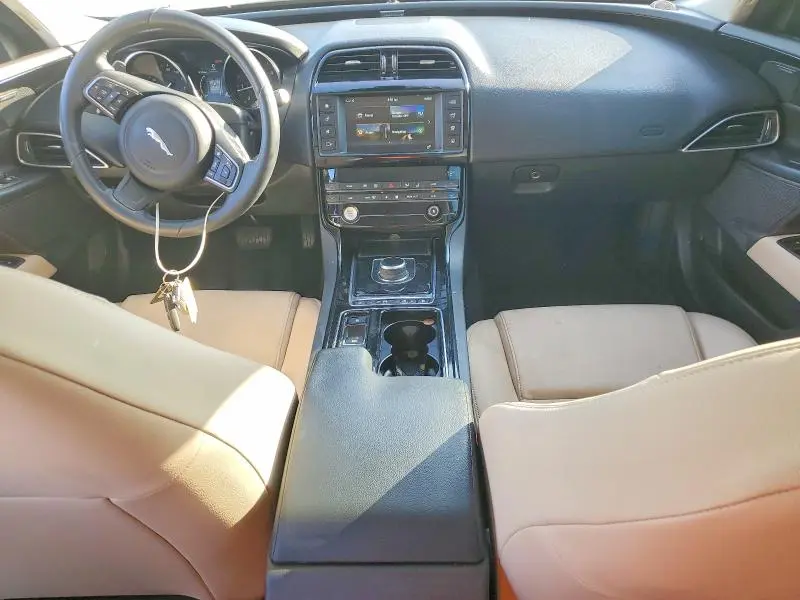 2018 JAGUAR XE PREMIUM  