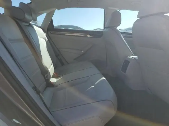 2017 VOLKSWAGEN PASSAT SE  