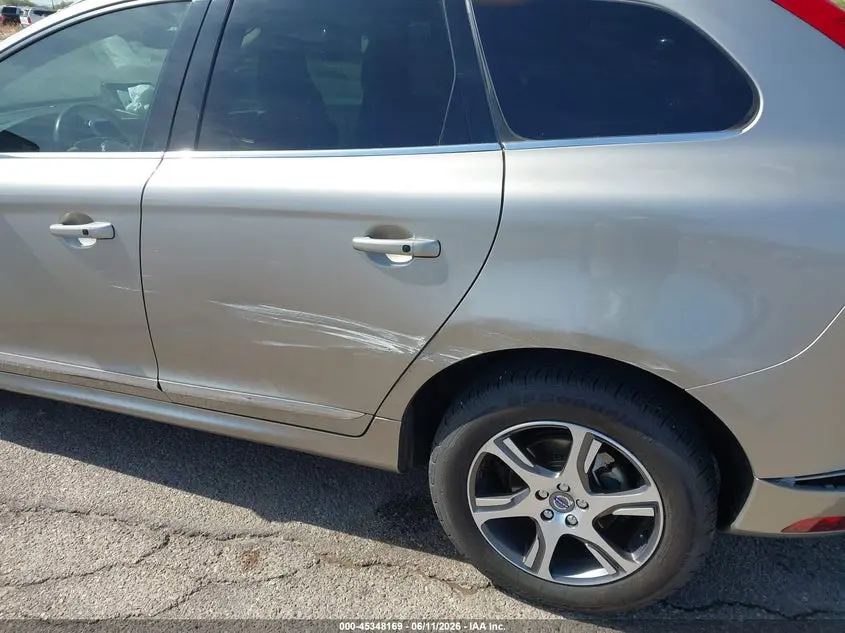 2015 VOLVO XC60 T6