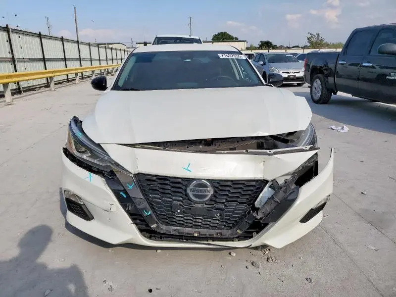 2021 NISSAN ALTIMA SR  