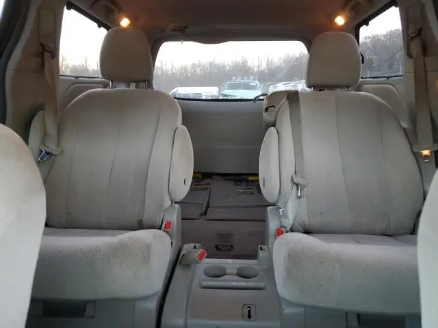 2013 TOYOTA SIENNA   