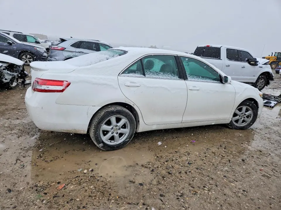 2010 TOYOTA CAMRY LE  