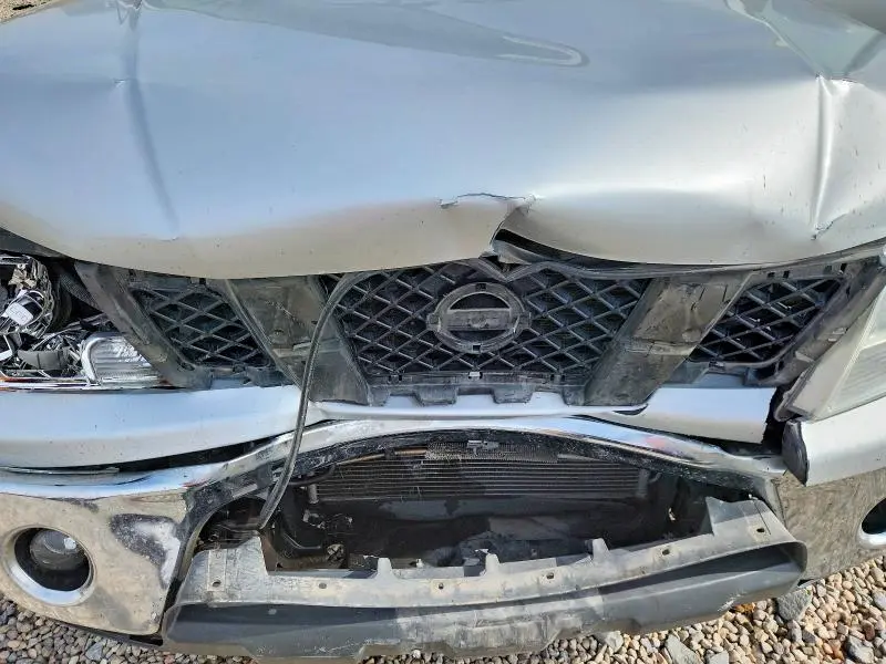 2019 NISSAN FRONTIER SL  