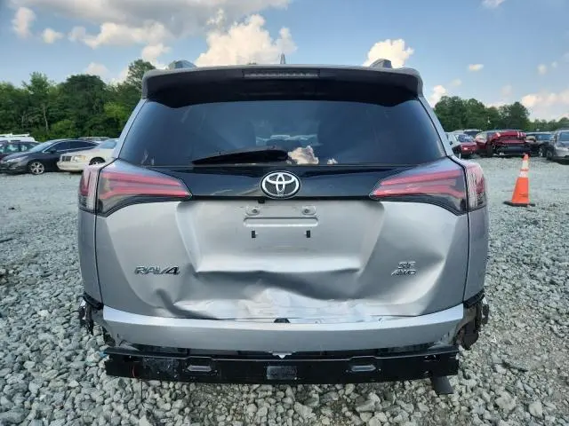 2018 TOYOTA RAV4 SE  