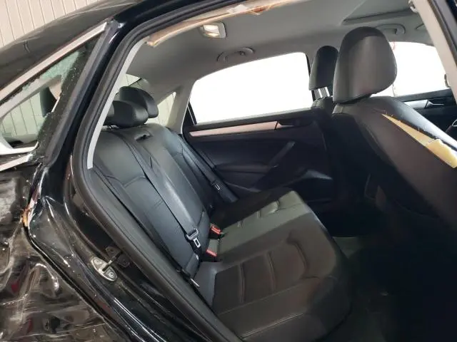 2013 VOLKSWAGEN PASSAT SE  