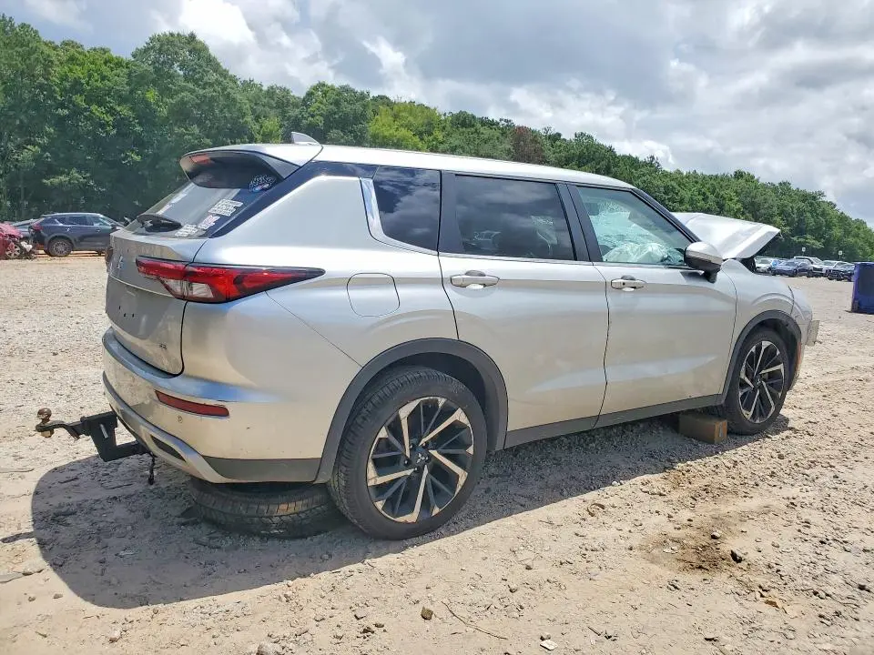 2024 MITSUBISHI OUTLANDER SE  