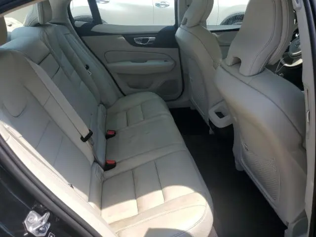 2022 VOLVO S60 B5 MOMENTUM  