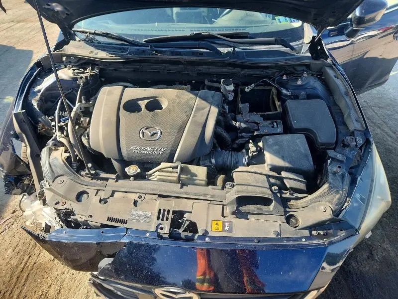 2015 MAZDA 3 TOURING  
