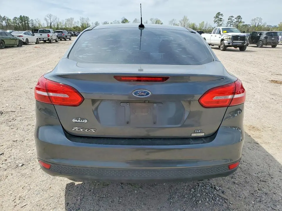2018 FORD FOCUS SE  