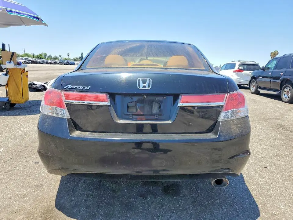 2011 HONDA ACCORD LX  