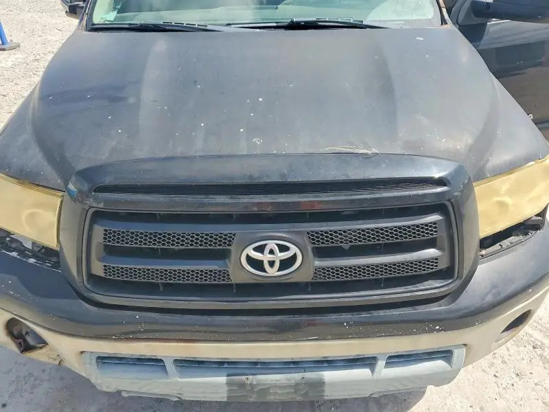 2013 TOYOTA TUNDRA CREWMAX SR5  