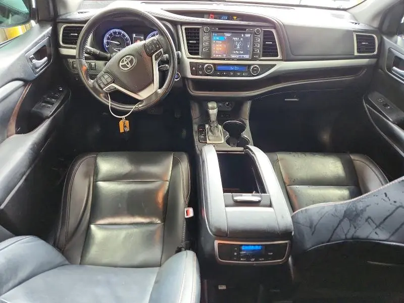 2019 TOYOTA HIGHLANDER XLE  