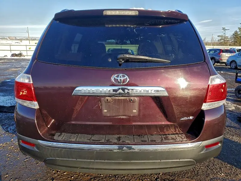 2011 TOYOTA HIGHLANDER BASE  