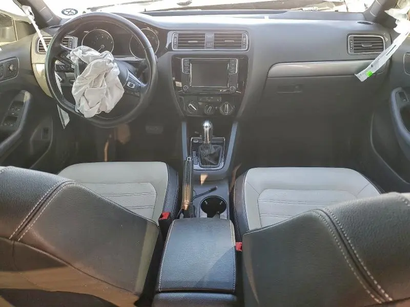 2016 VOLKSWAGEN JETTA SPORT  