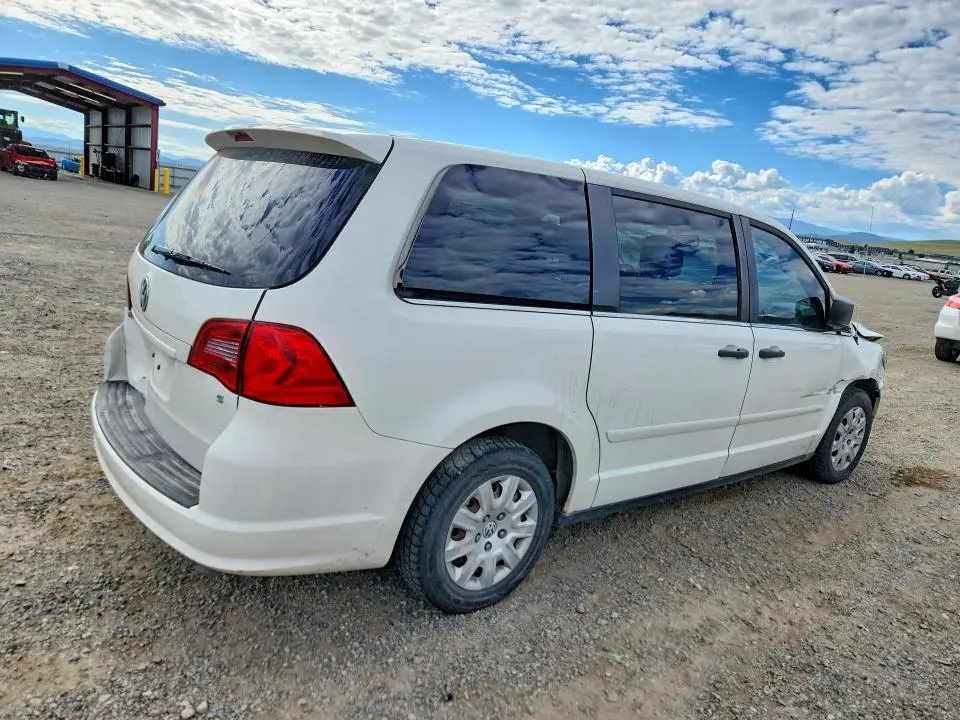 2011 VOLKSWAGEN ROUTAN S  