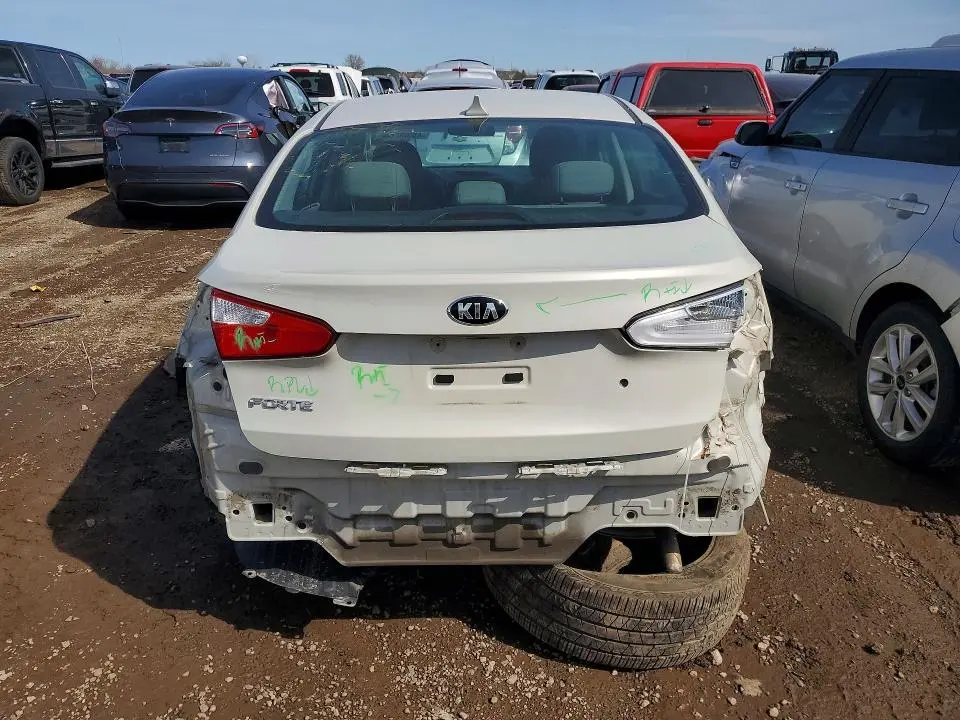 2015 KIA FORTE LX  
