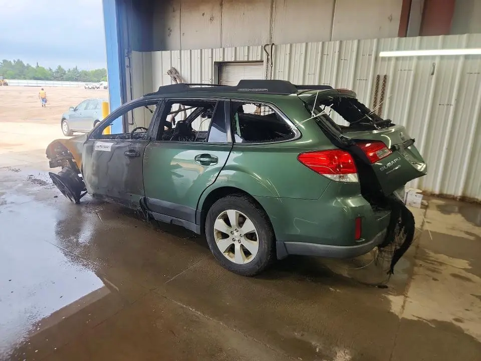 2010 SUBARU OUTBACK 2.5I LIMITED  