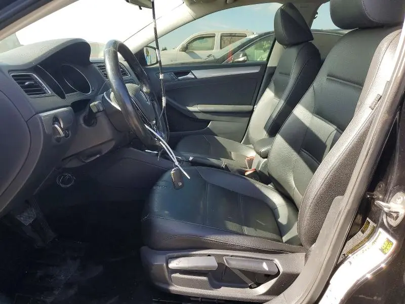 2017 VOLKSWAGEN JETTA SE  