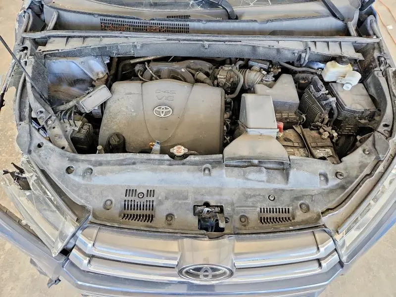 2017 TOYOTA HIGHLANDER LIMITED  