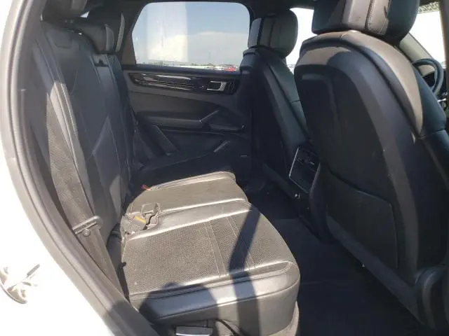2019 PORSCHE CAYENNE   