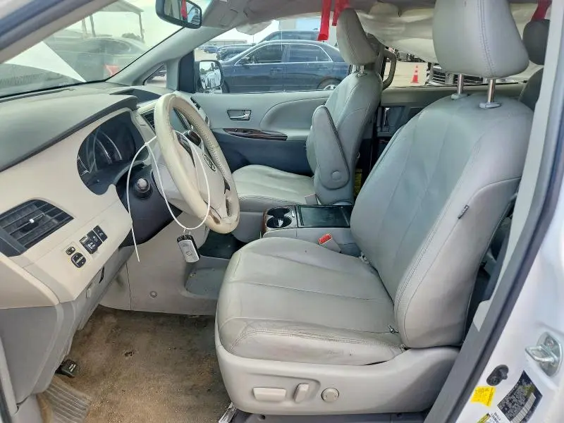 2012 TOYOTA SIENNA XLE 8-PASSENGER  
