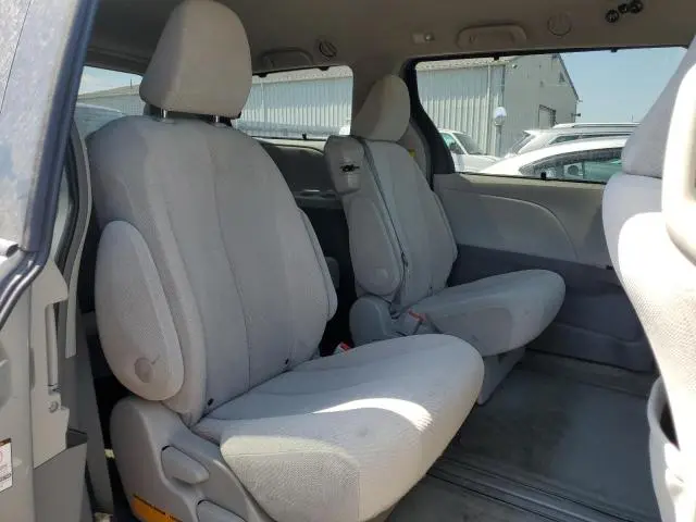 2012 TOYOTA SIENNA LE  