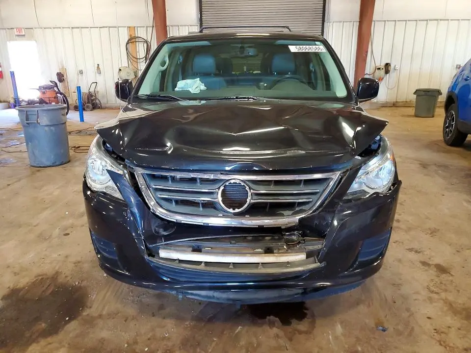 2013 VOLKSWAGEN ROUTAN SE  