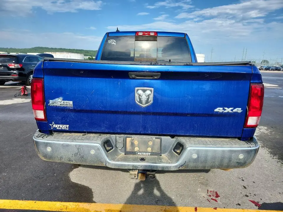 2016 RAM 1500 SLT  