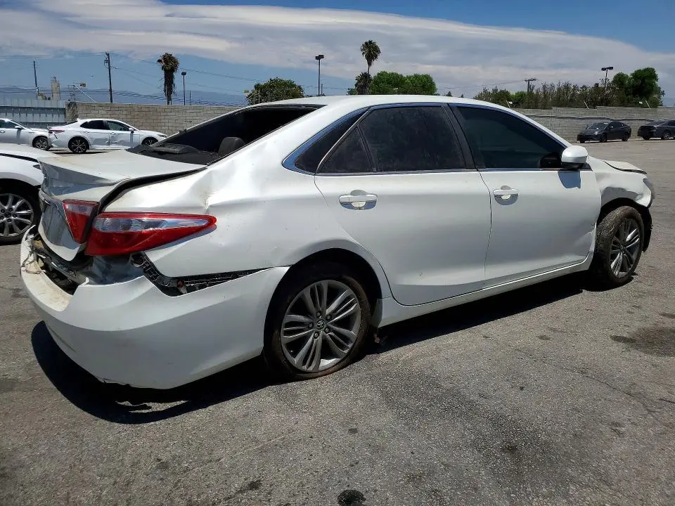 2017 TOYOTA CAMRY SE  