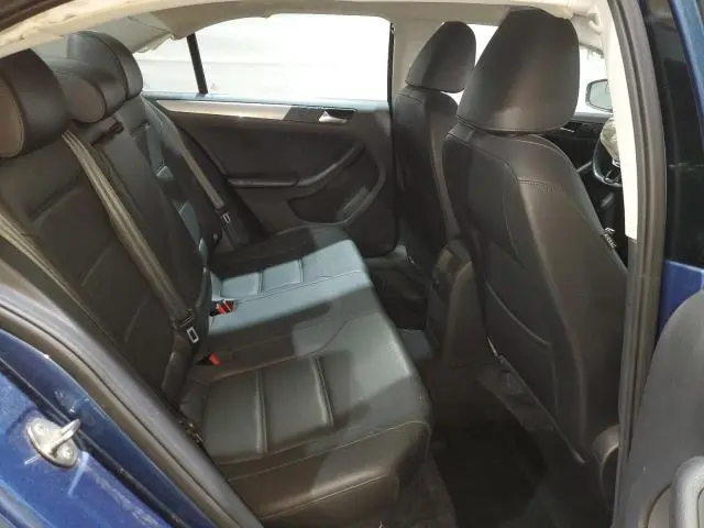 2015 VOLKSWAGEN JETTA SE  