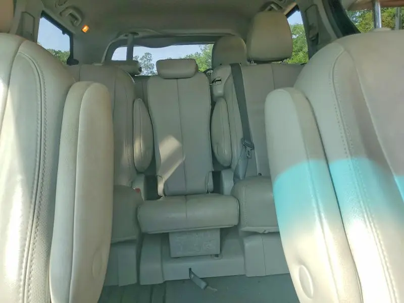2013 TOYOTA SIENNA XLE 8-PASSENGER  