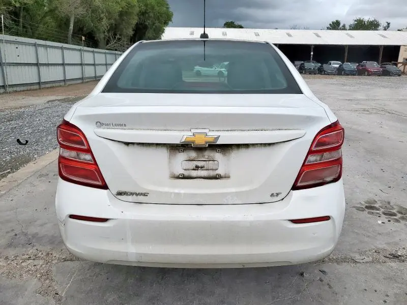 2017 CHEVROLET SONIC LT  