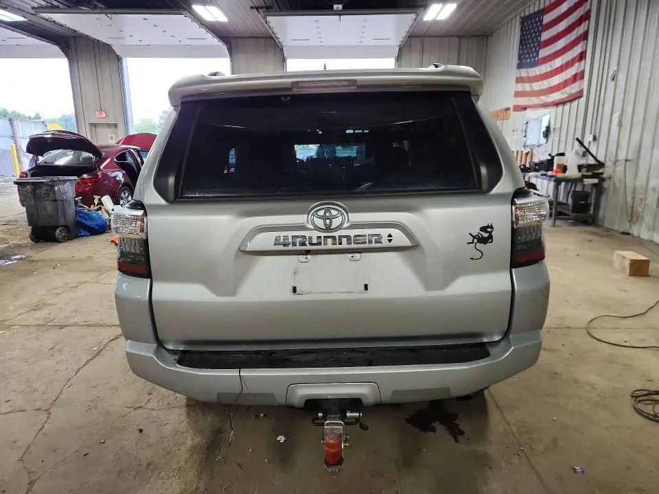 2023 TOYOTA 4RUNNER SR5 PREMIUM  