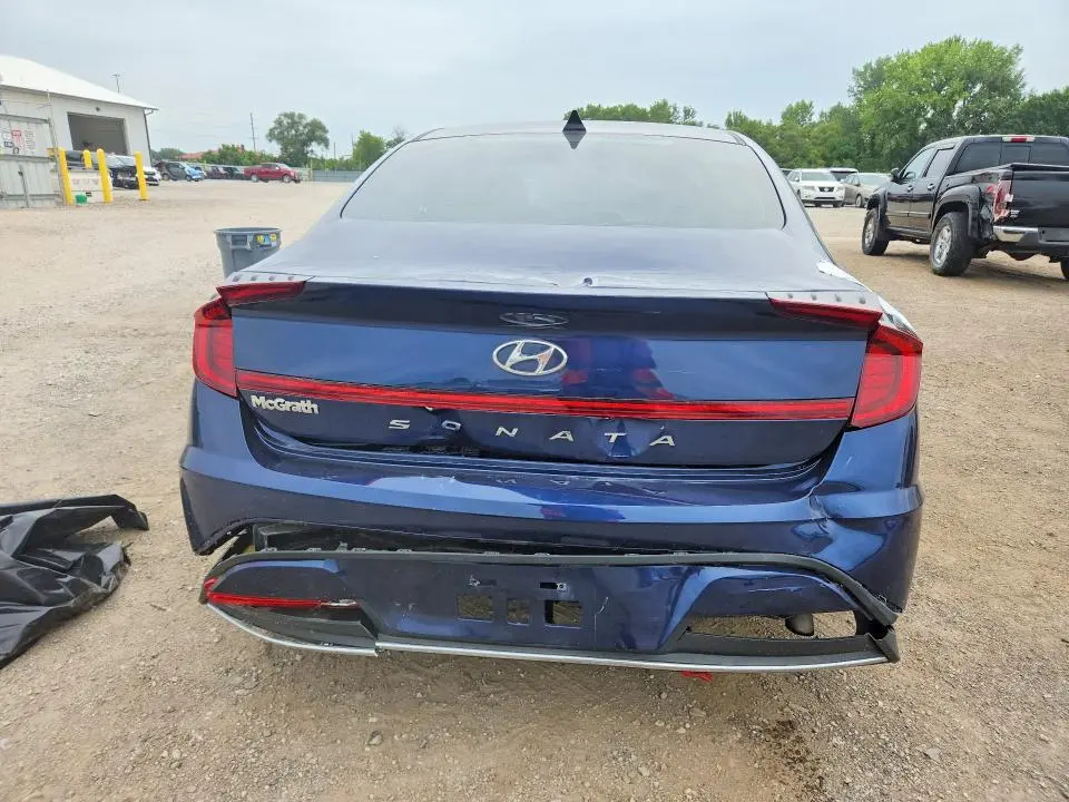 2021 HYUNDAI SONATA SE  