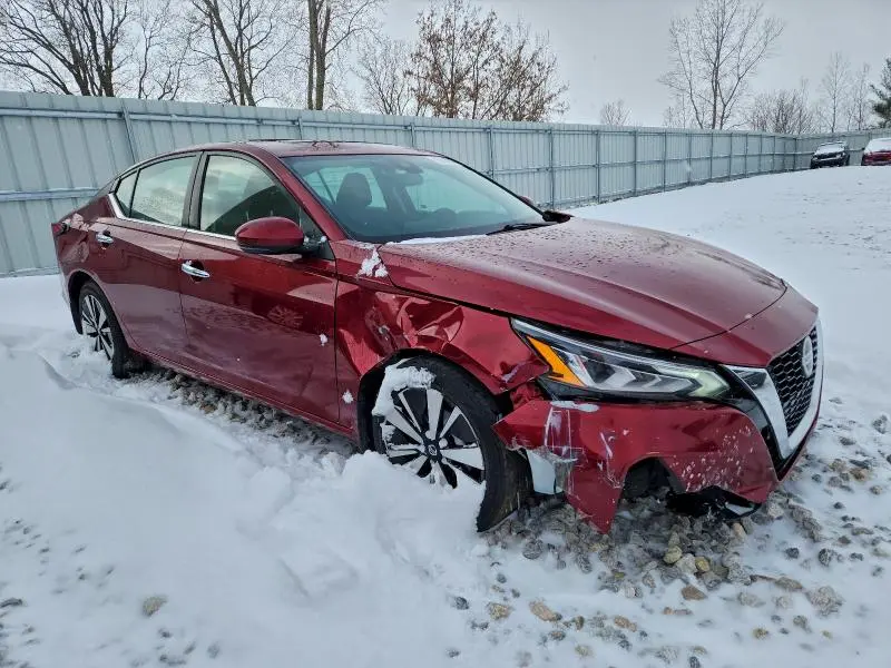 2022 NISSAN ALTIMA SV  