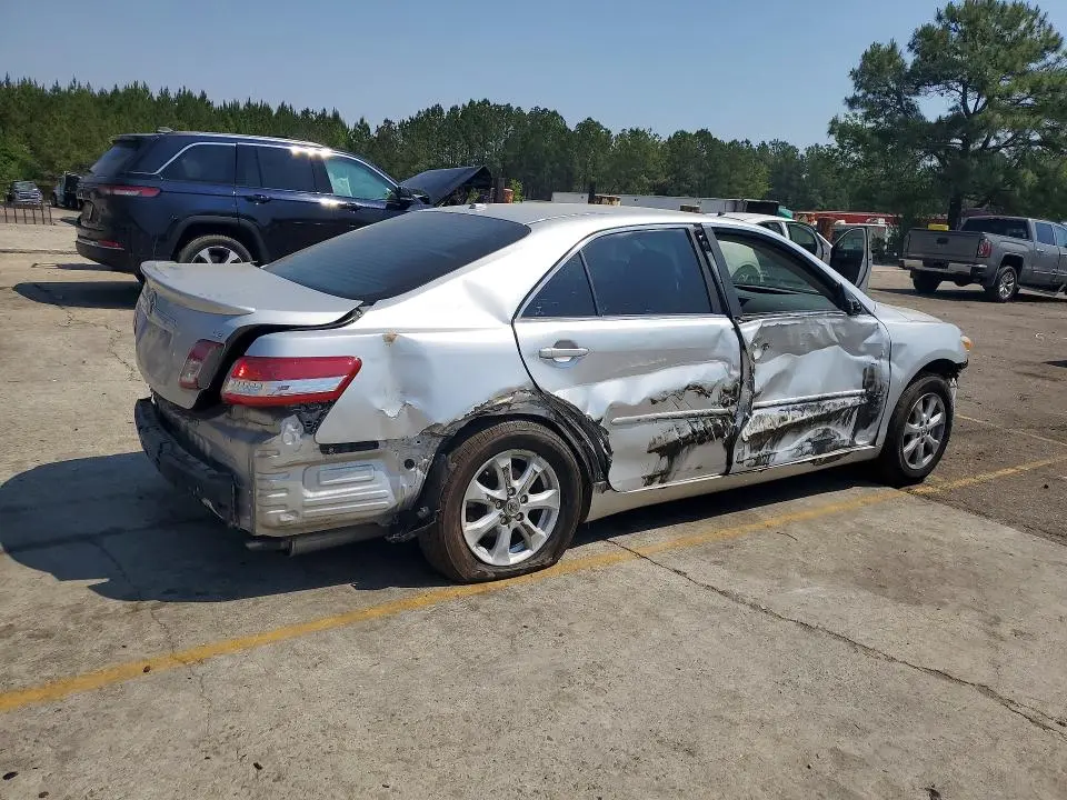 2011 TOYOTA CAMRY LE  